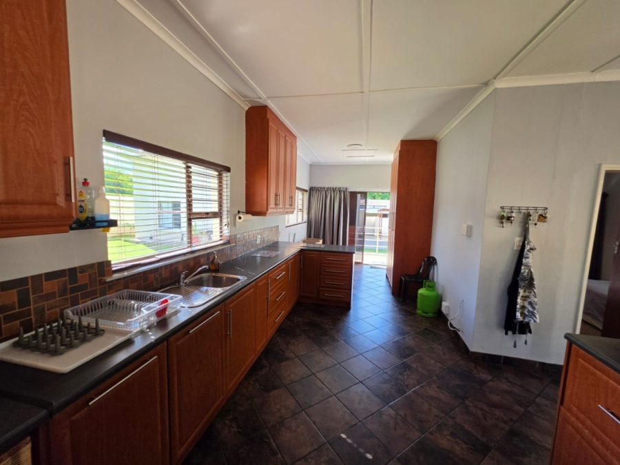 6 Bedroom Property for Sale in Bethlehem Free State